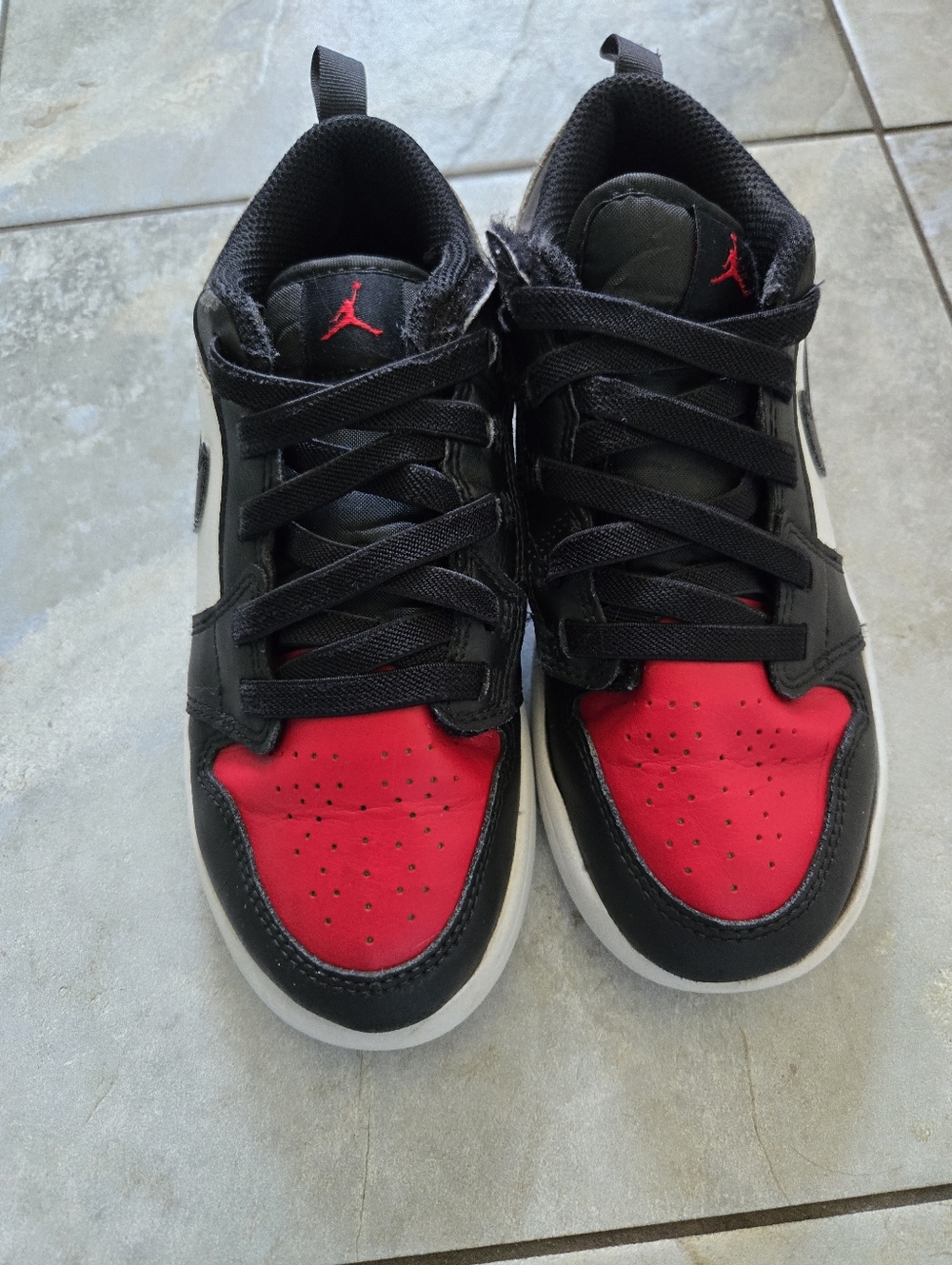 Jordan Kids Black and Red Low-Top Sneakers
